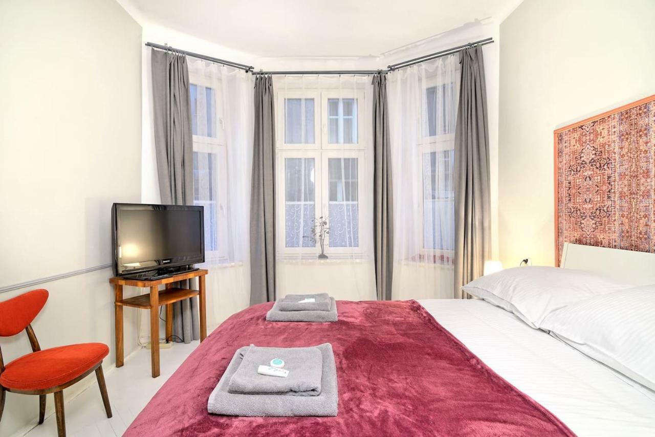 Luxury Retro Apartment, City Center, Wifi Krakkó Kültér fotó